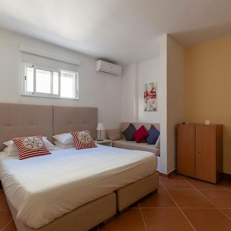 Manta Guest - Bed & Breakfast มันตาโรตา ภายนอก รูปภาพ