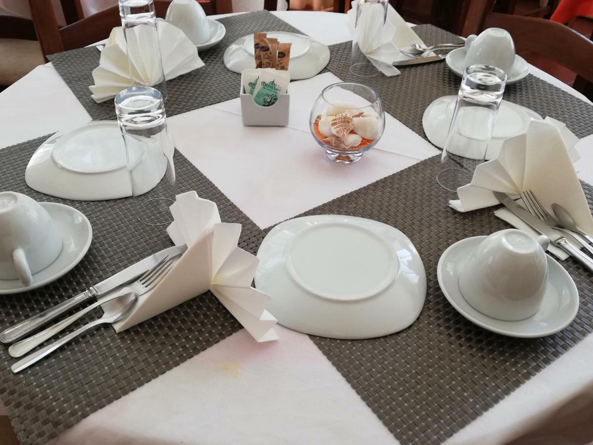Manta Guest - Bed & Breakfast มันตาโรตา ภายนอก รูปภาพ